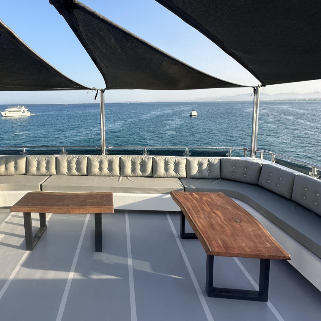 RedSeaVision Tauchsafari Liveaboard Rotesmeer Jacht Charter Tauchen diving highdeck sonnendeck