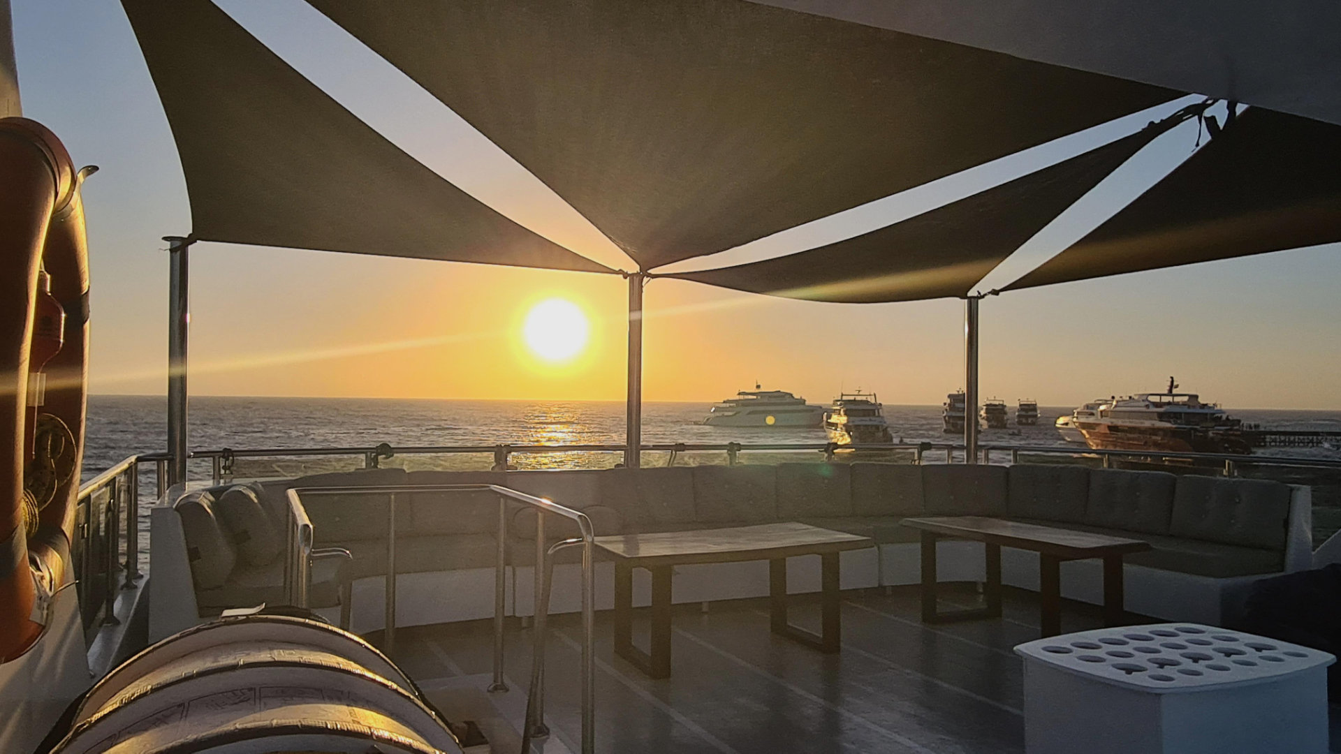 RedSeaVision liveaboard tauchsafari Rotesmeer highdeck