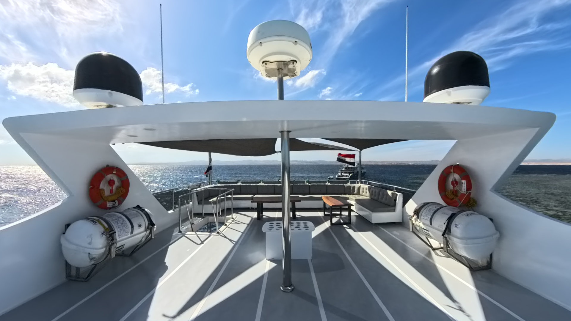 RedSeaVision liveaboard tauchsafari Rotesmeer highdeck