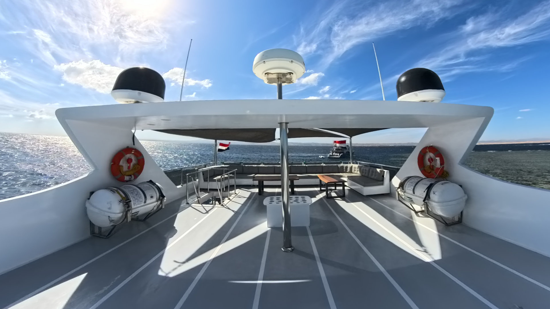 RedSeaVision liveaboard tauchsafari Rotesmeer highdeck